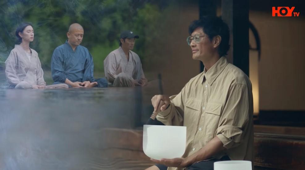 Louise去寺廟水中坐禪體驗令她感覺非常涼爽。