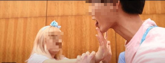 Ocamp風化案|嶺大學生疑接吻舔手 校方稱正調查事件(網上影片截圖)