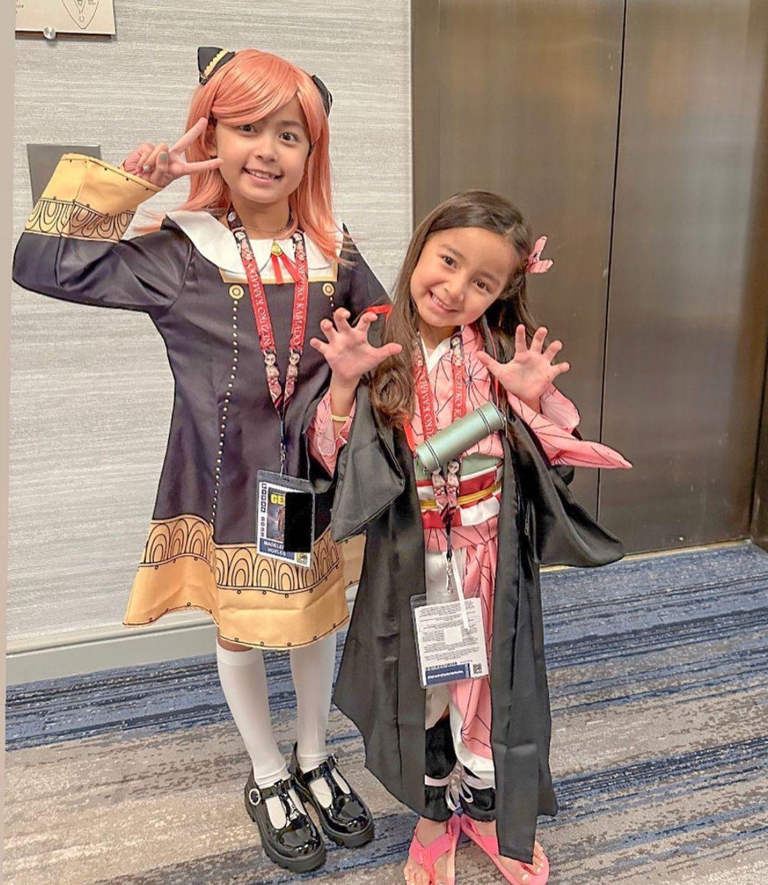 瑪德蓮早前化身安妮亞,與妹妹齊玩Cosplay。