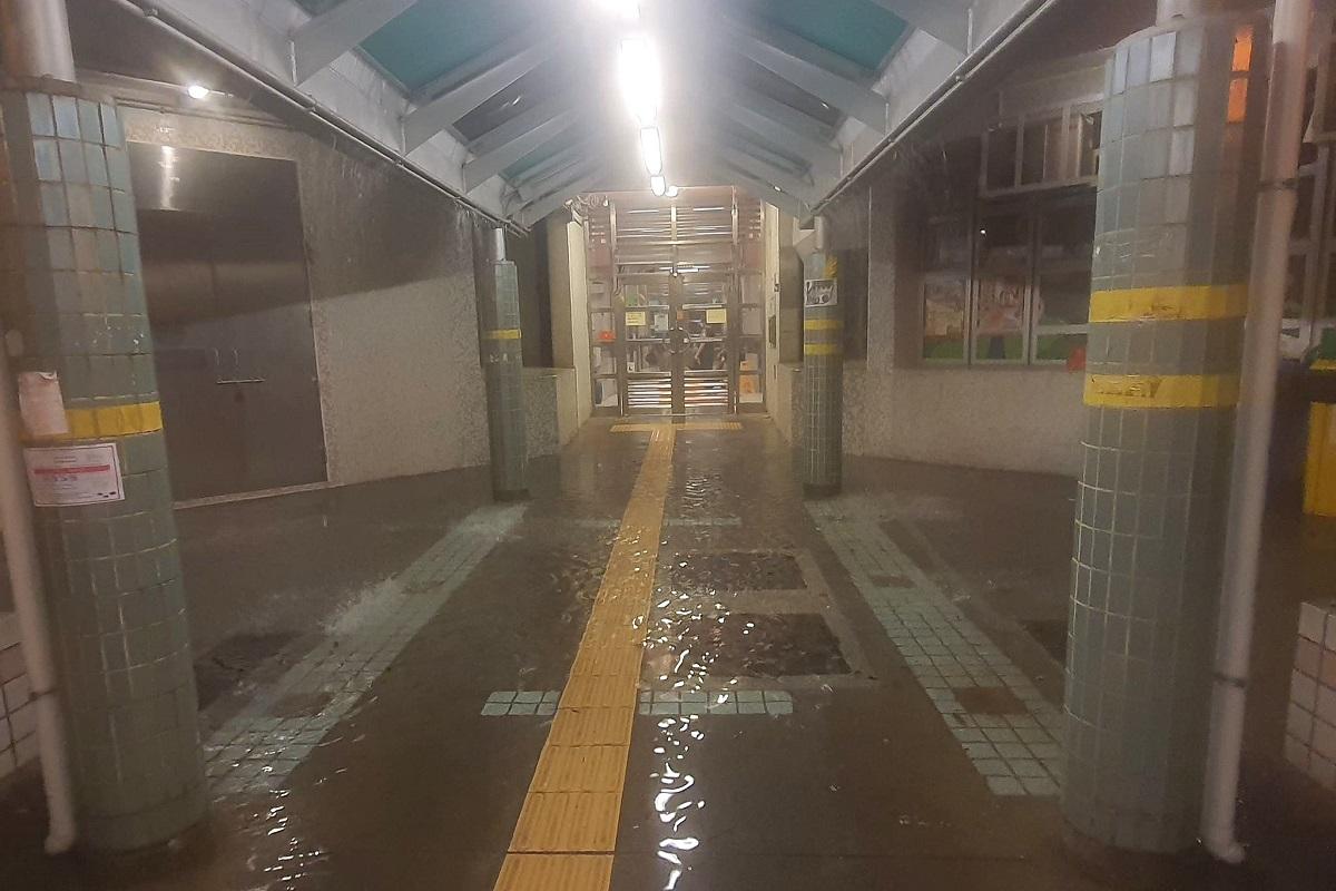 黑雨|慈雲山亦出現水浸情況。(網民Greentea Chan@FB群組「慈雲山資訊交流」)