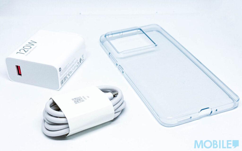 ▲ 包裝備齊 120W HyperCharge 跟專屬保護套。