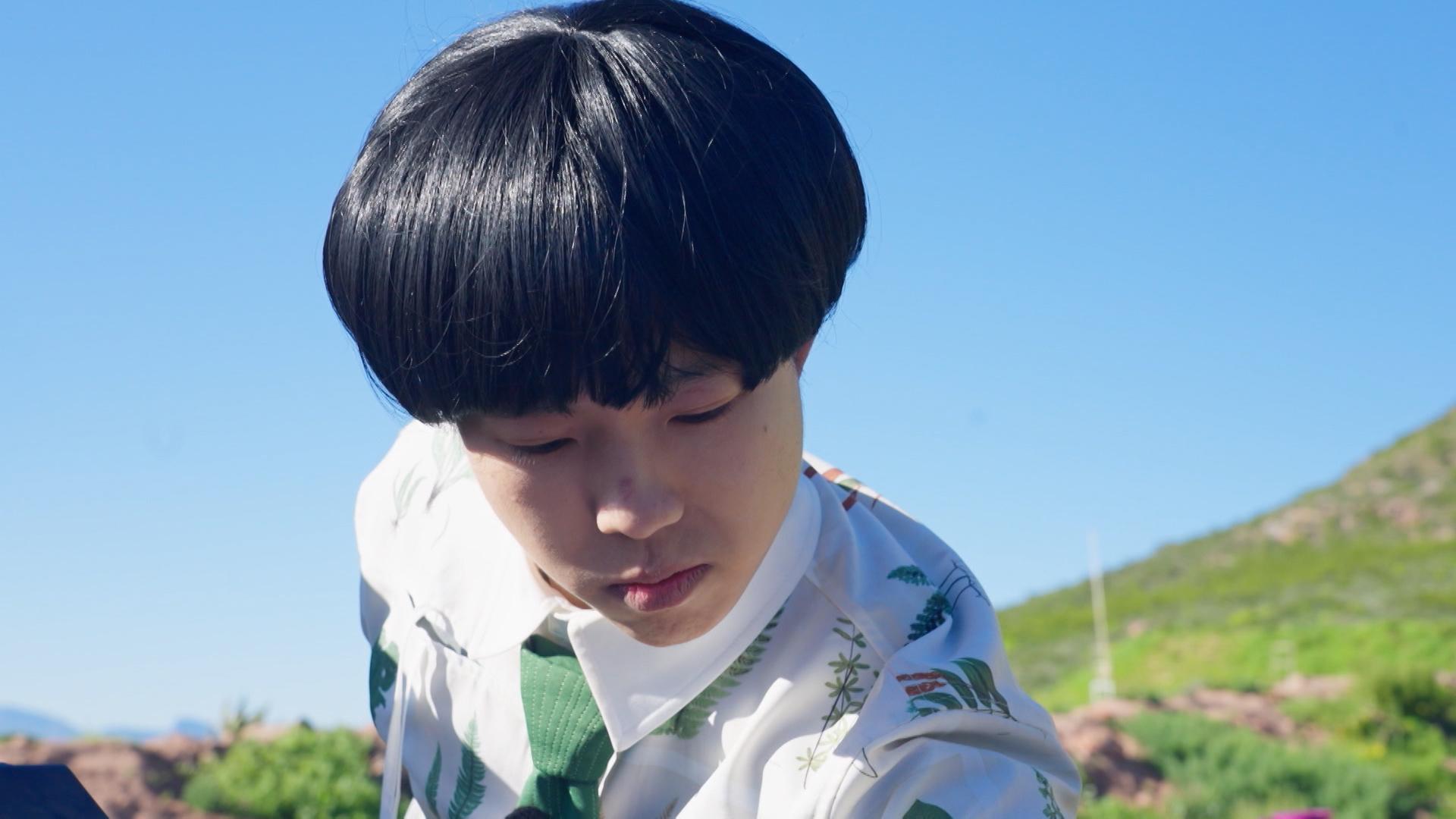 Marco在《無制限探險隊》自薦被劇毒的蛰墨玉粗尾蠍蛰手臂。