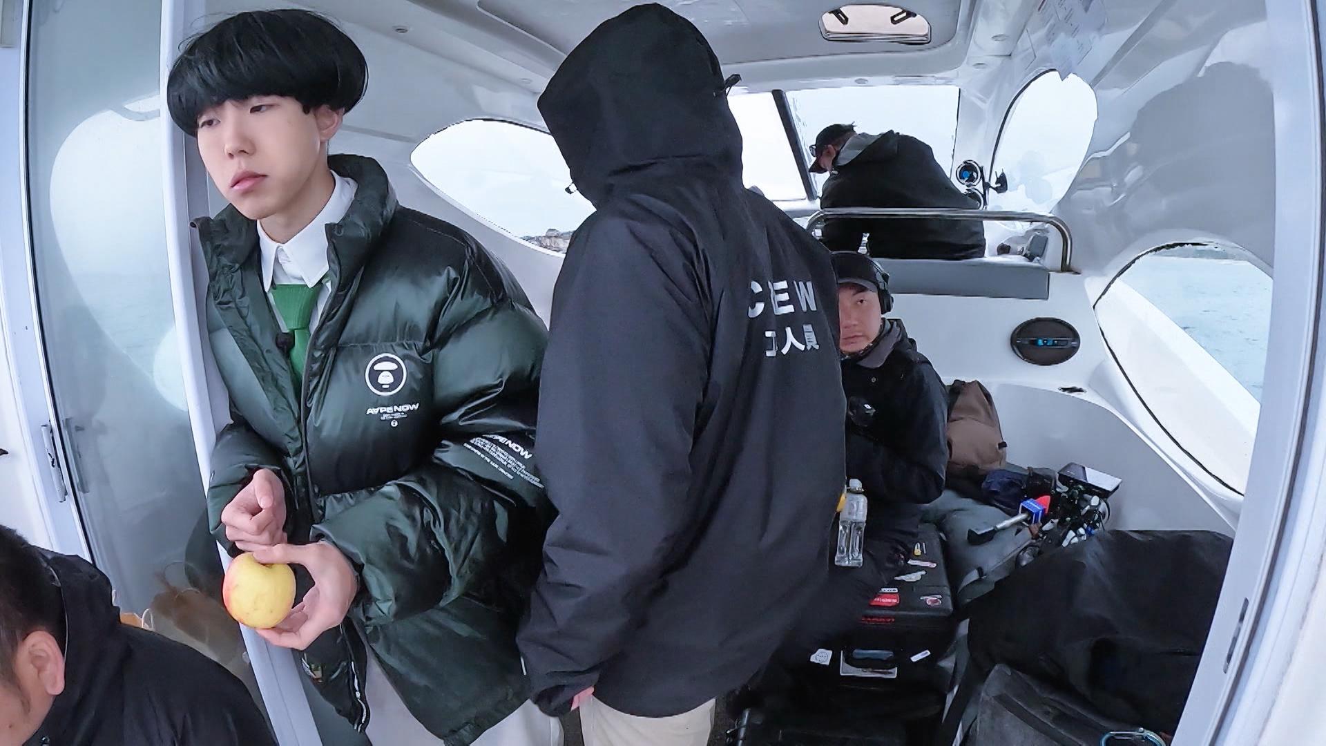 Marco與程人富主持《無制限探險隊》,自覺好無所事事,缺乏存在感。