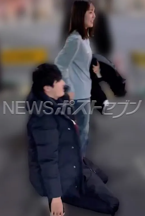 日媒公開佐佐木一真、森千晴醉酒街頭的片段及截圖。