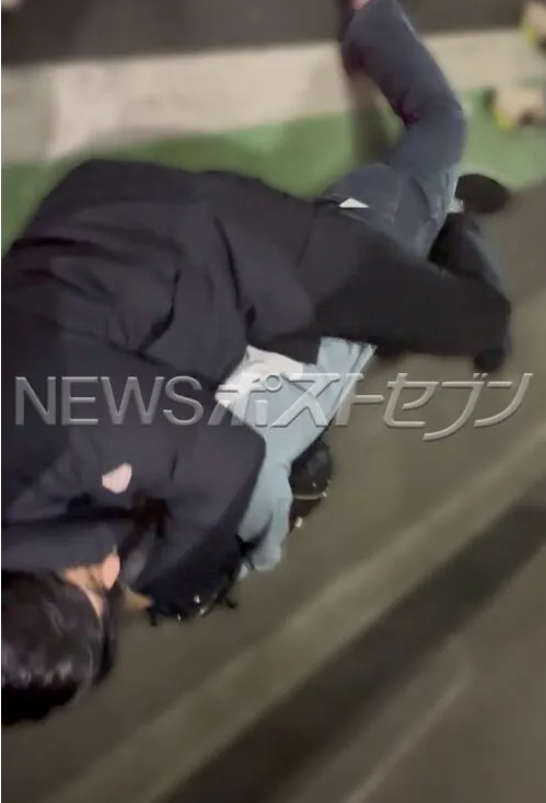 日媒公開佐佐木一真、森千晴醉酒街頭的片段及截圖。