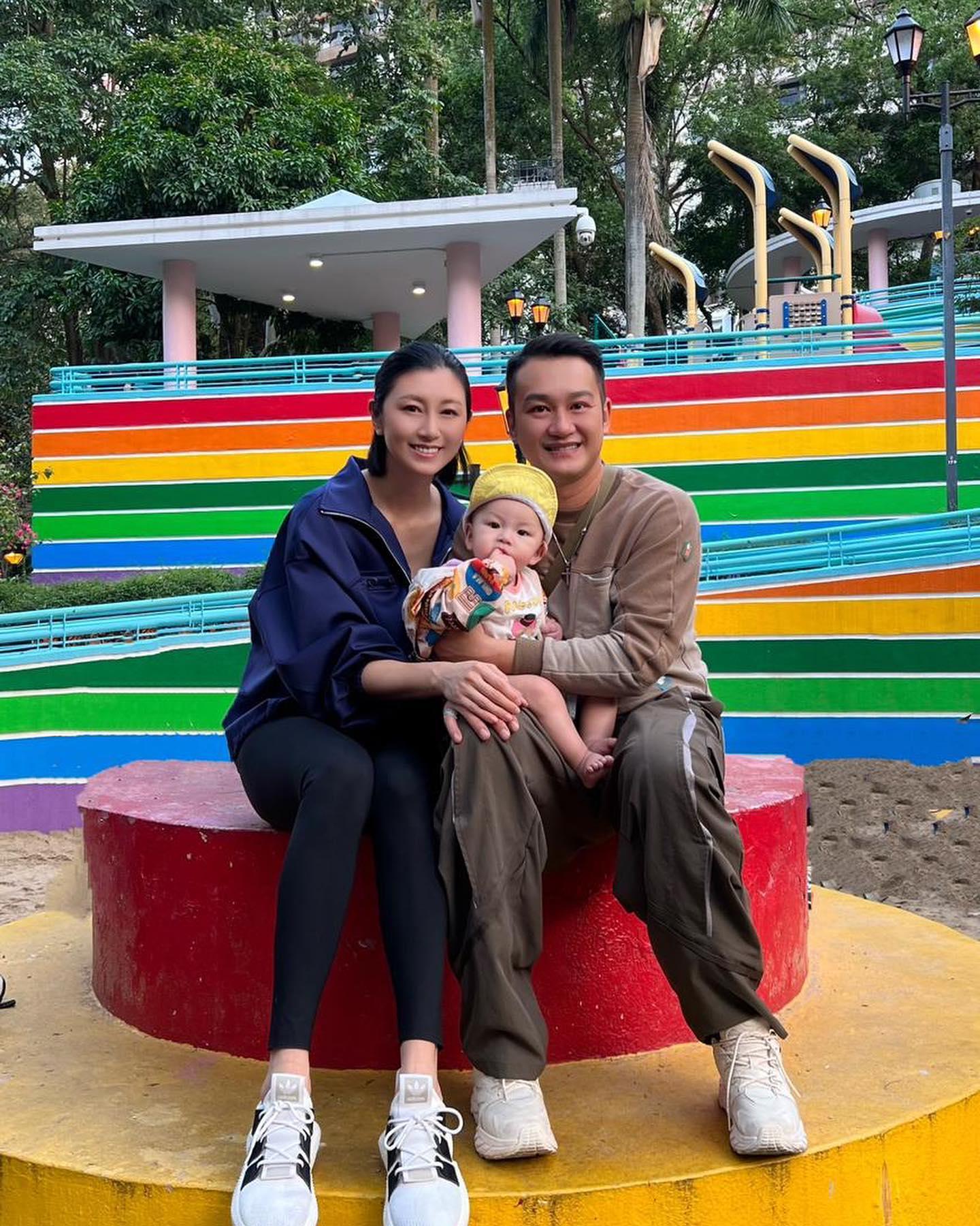 吳浩康及郭思琳一家三口,相處融洽。