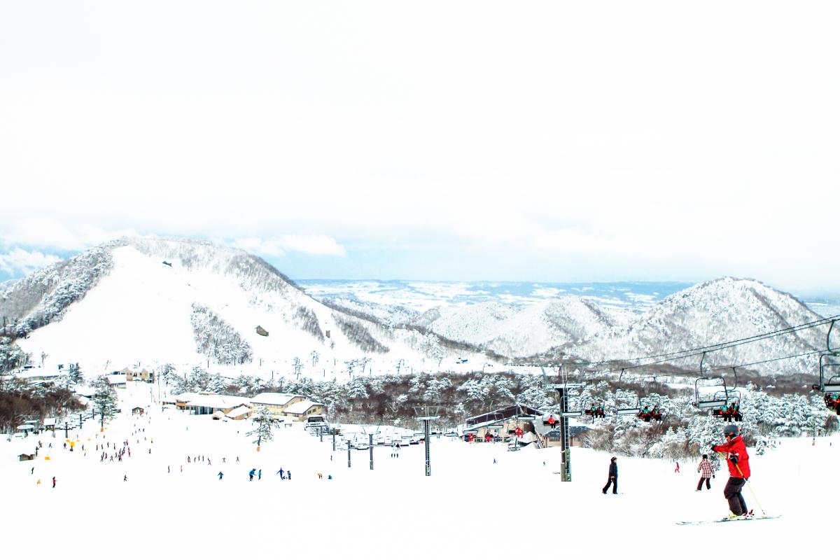 鳥取景點 大山白色度假村由豪円山、中之原、上之原及大山國際滑雪場所組成,屬西日本規模最大的滑雪場。