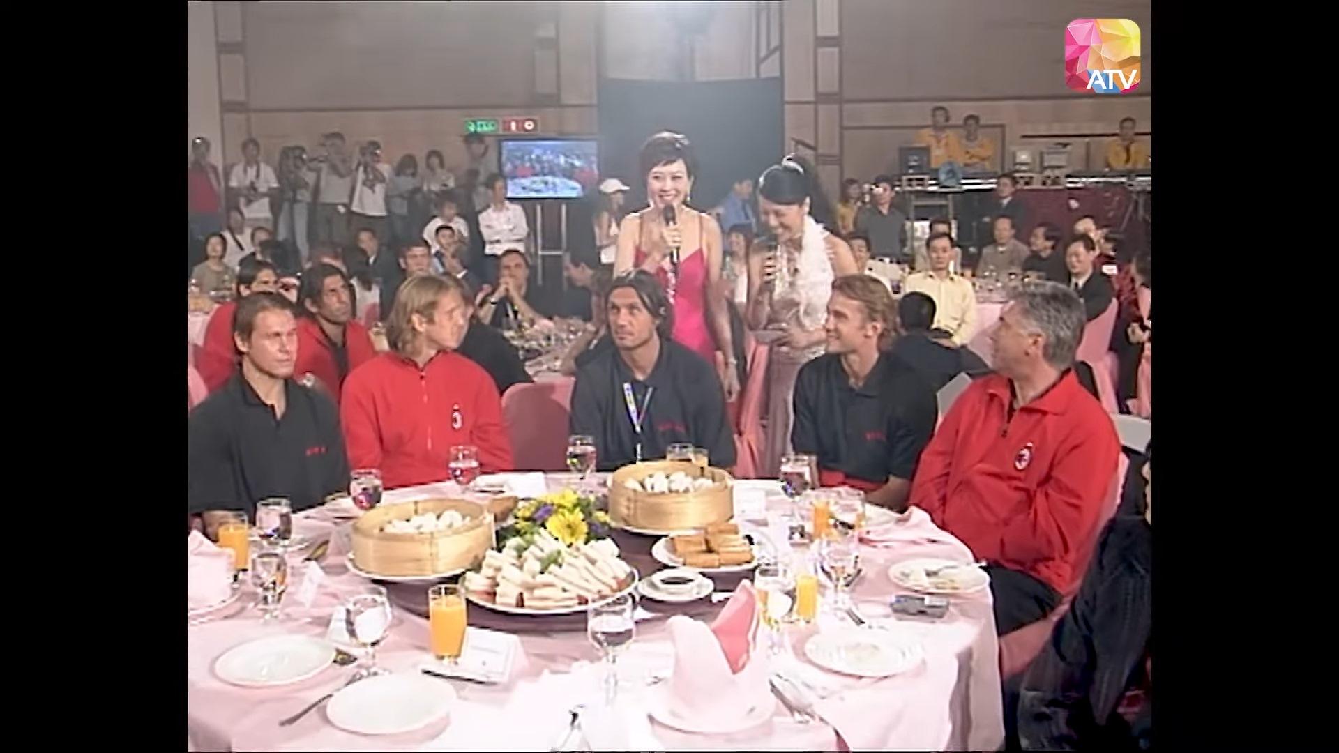 朱慧珊及讀Drama的陳芷菁為亞視台慶主持(亞視截圖)