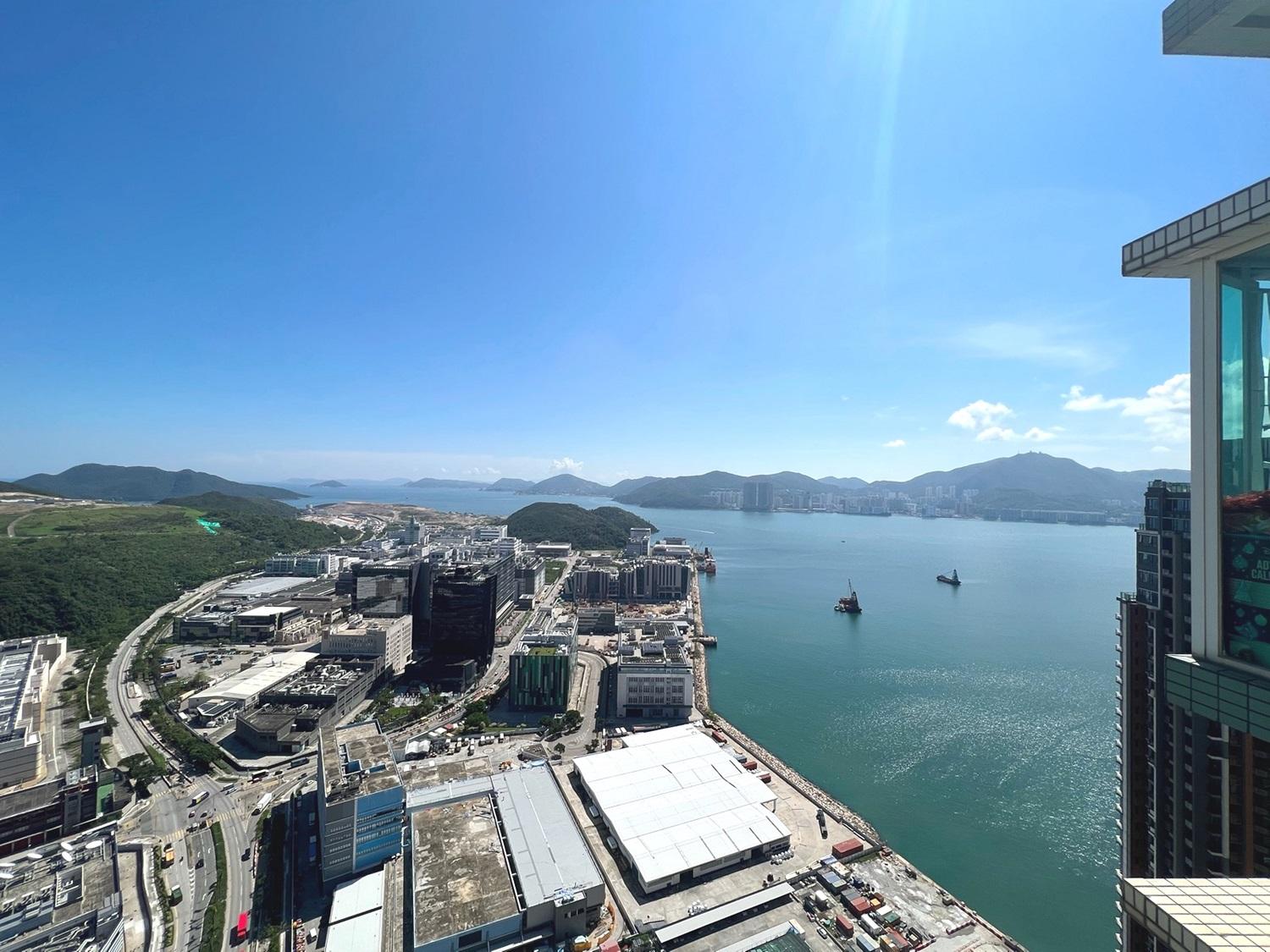 一半市景及一半海景的景致,開揚吸引。