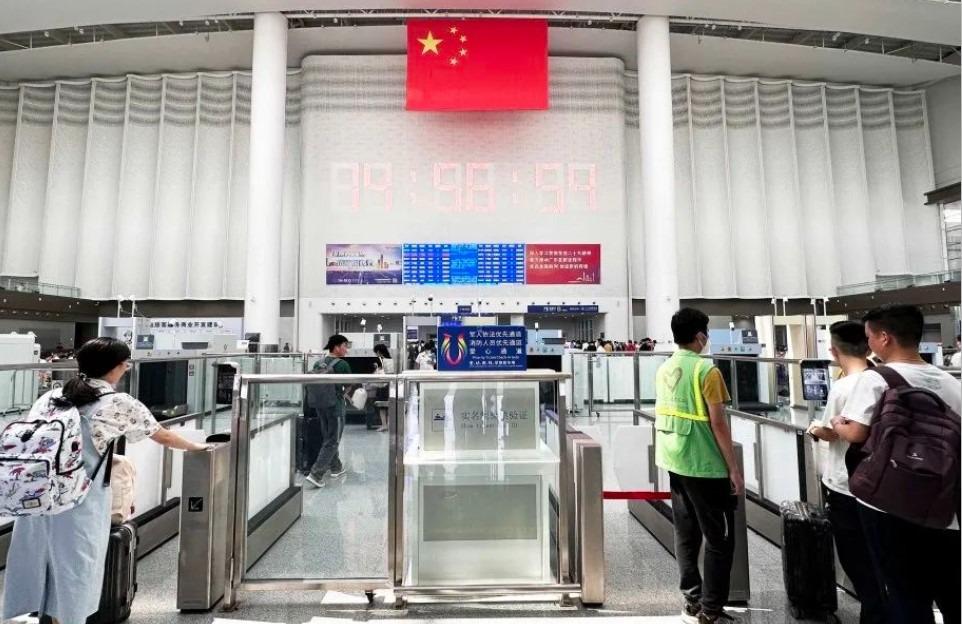 東莞虎門站引入高科技, 以人臉識辨入閘。 (圖片來源:廣州地鐵微信官網 )