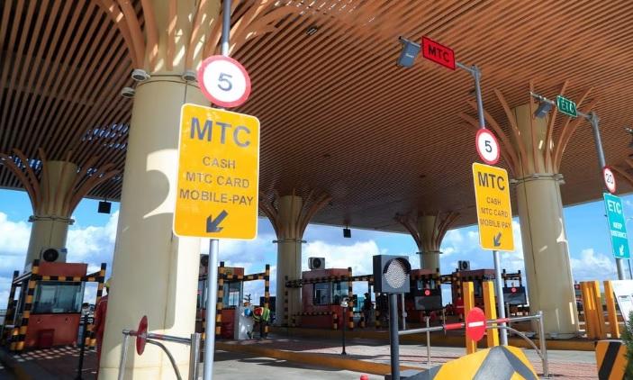 肯尼亞政府與中國路橋工程有限責任公司合作的內羅畢高速公路興建項目。圖為近內羅畢機場的公路收費亭。(資料圖片)