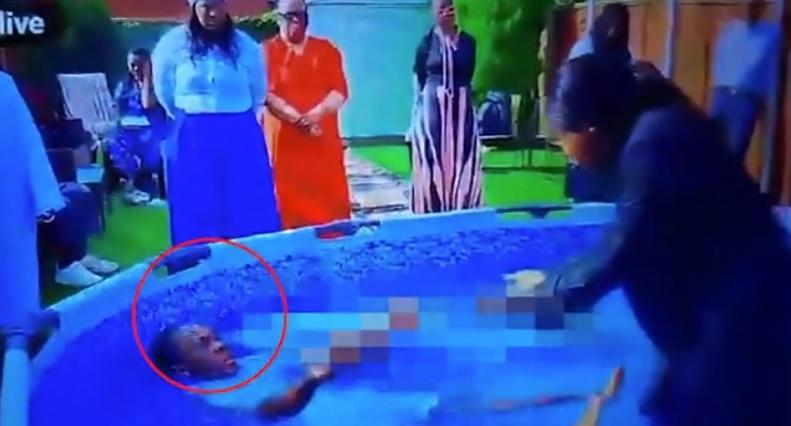 女牧師與男子互動。(互聯網)