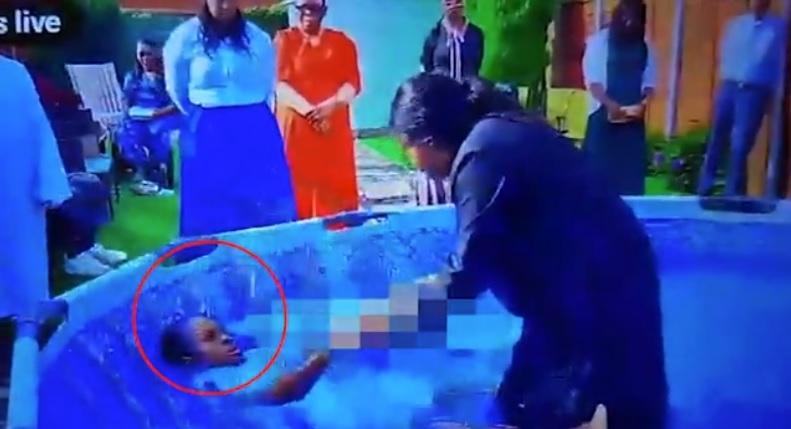 女牧師與男子說話,沒理會史密斯。(互聯網)