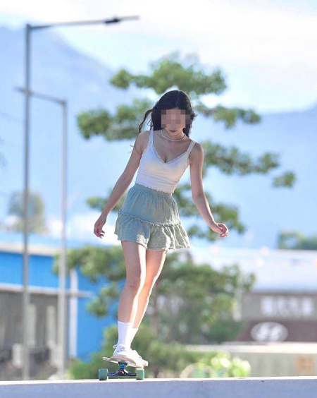 元朗煙花少女真身疑曝光。(圖片來源:Instagram)