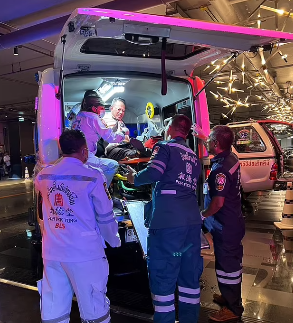 傷者送院治理。(互聯網)