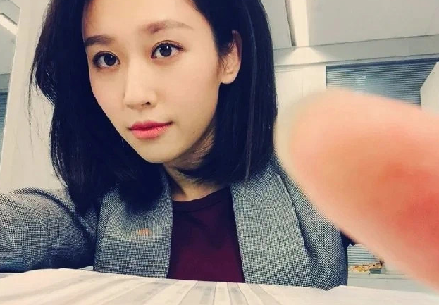 央視新聞聯播首位90後主播王音棋。