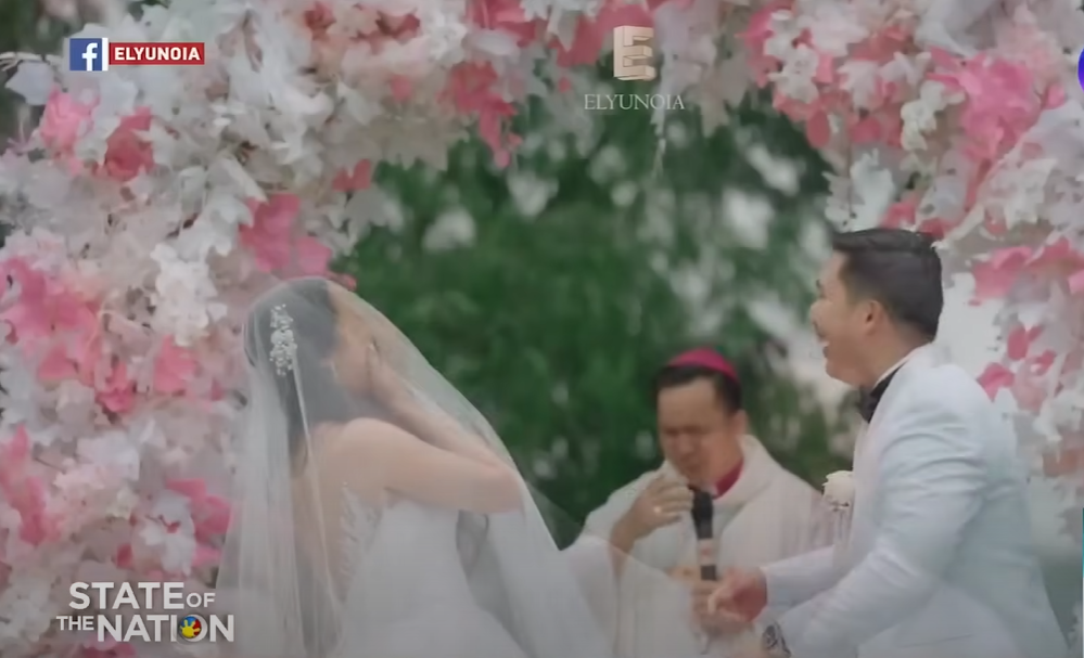 婚禮新郎掀新娘頭紗 竟整個人「捐入去」神父眼冤︰係都今晚先捐!全埸爆笑