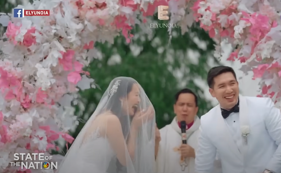 婚禮新郎掀新娘頭紗 竟整個人「捐入去」神父眼冤︰係都今晚先捐!全埸爆笑