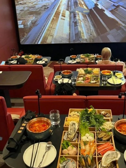 成為熱話的「火鍋戲院」。(互聯網)