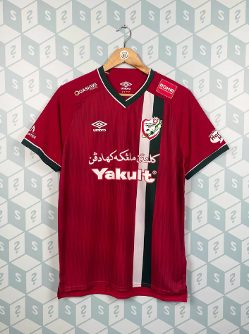 「波衫盲盒」內的球衣。(互聯網)