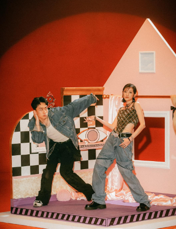 短髮髮型推薦9)Y2K型格中分短髮-陳蕾