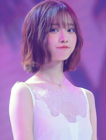 短髮髮型推薦10)帥甜微鬈耳下短髮-aespa Winter