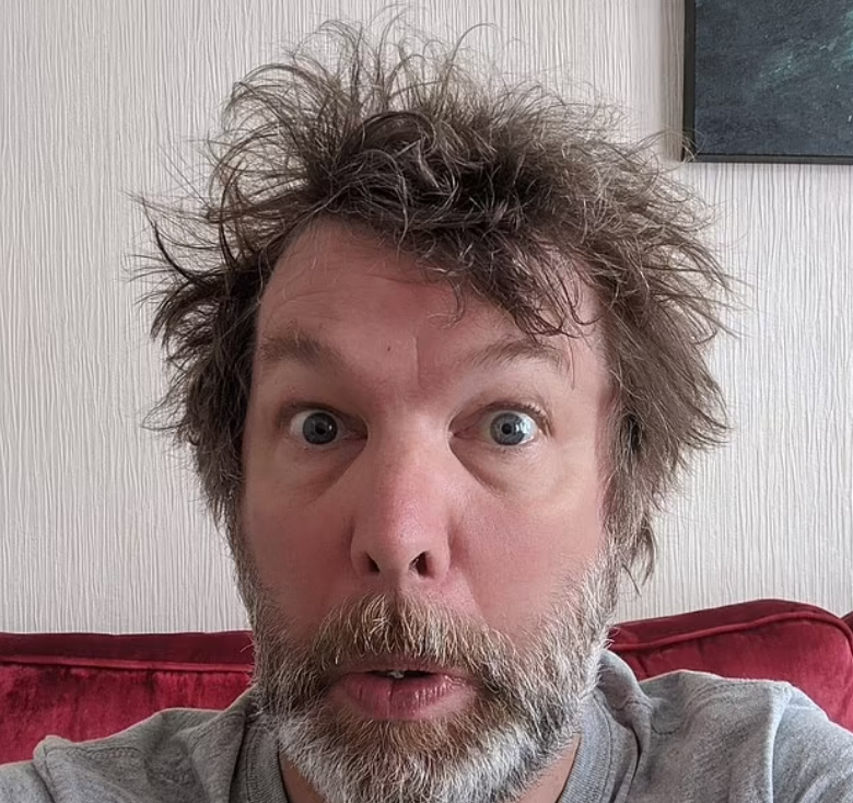 多名女學生報稱曾遭Hawker非禮。(互聯網)