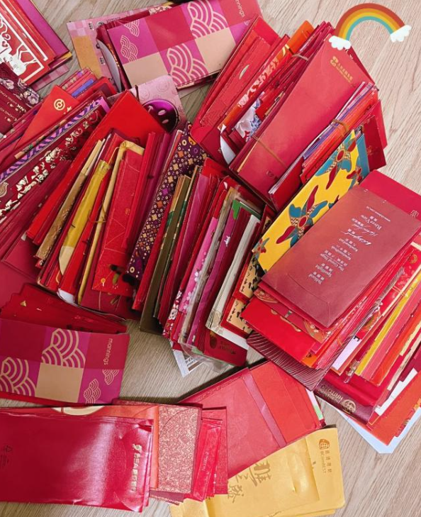 早前就有一位港女發文分享,指自己小時候過年的利是一直交由媽媽保管,而她在長大後亦未有留意利是的去向,估計是以為早已落入媽媽的口袋中。(圖片來源:小紅書)