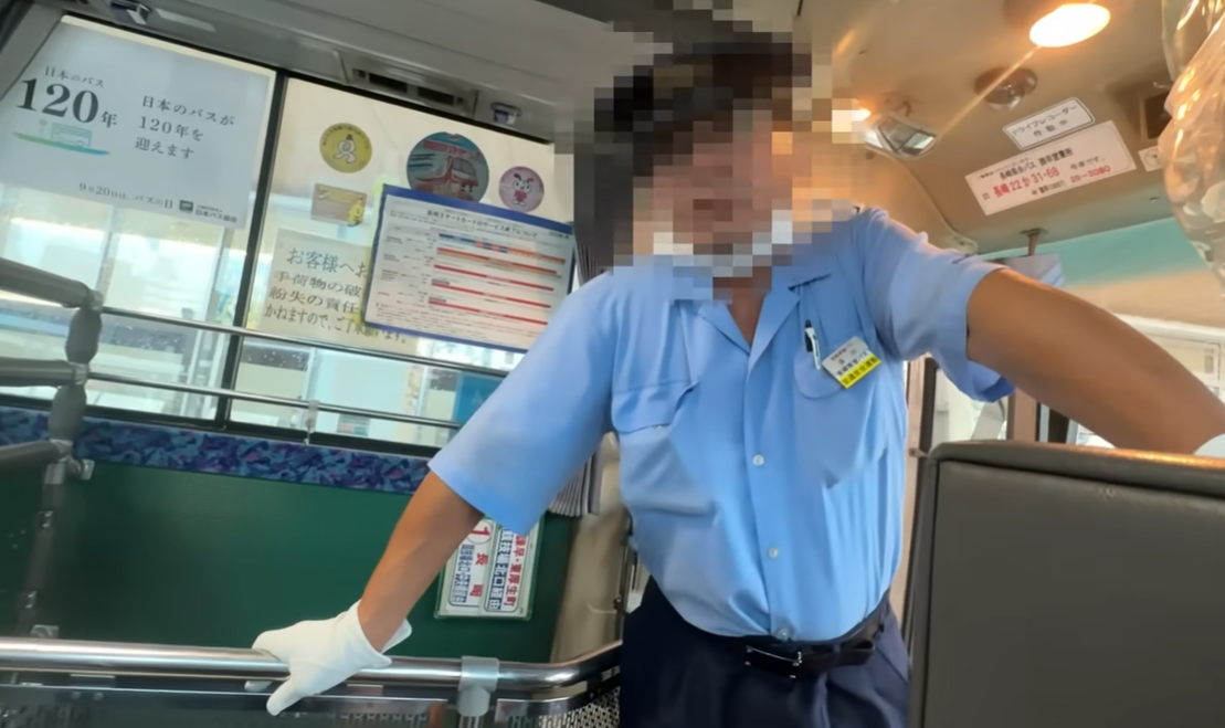 Fidias在長崎已經因為車資不足被扣留。(影片截圖)