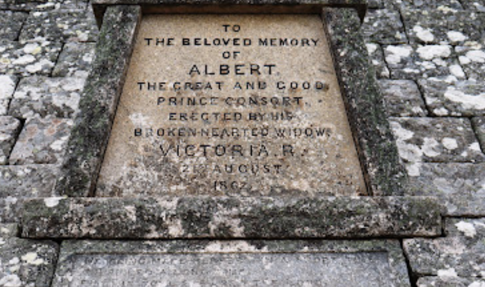 「阿爾伯特親王石塚」(Prince Albert's Cairn)其實是當地名勝。(互聯網)