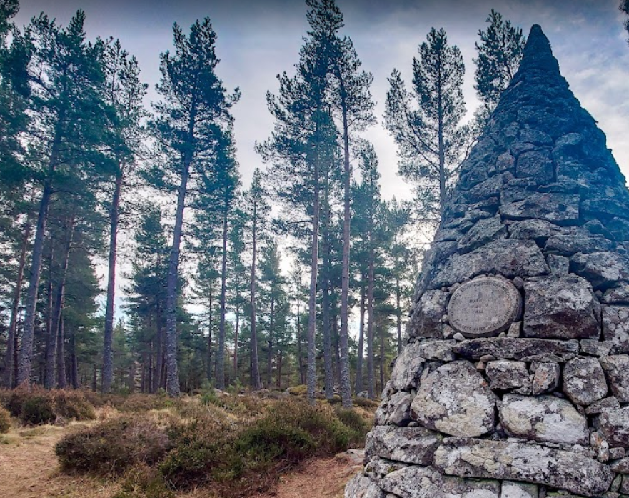 另一個石堆名為「Purchase Cairn」,是1852年阿爾伯特親王為維多利亞女王購買壯園後建造。(互聯網)