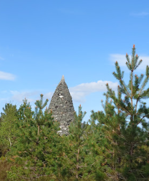 另一個石堆名為「Purchase Cairn」,是1852年阿爾伯特親王為維多利亞女王購買壯園後建造。(互聯網)