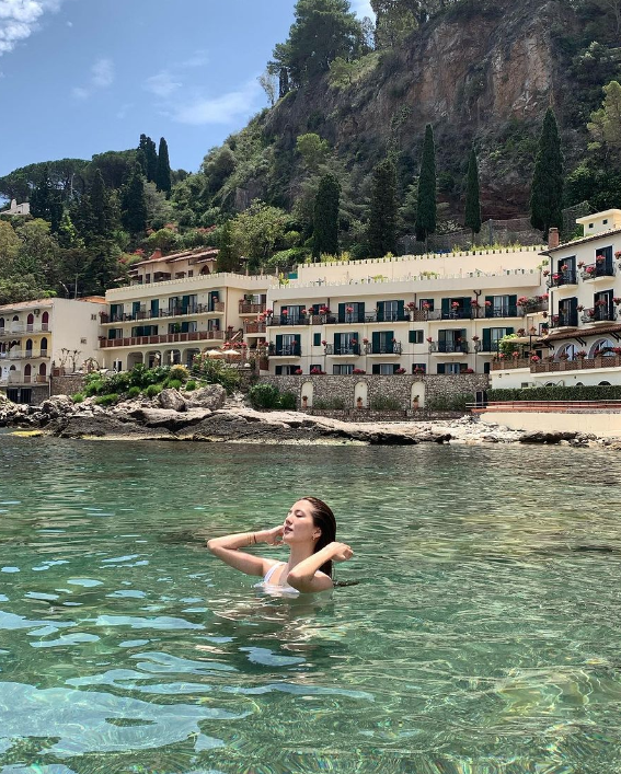 吳千語7月舊相仍未見肚。(吳千語IG)