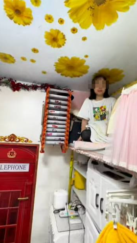 質疑為何與囝囝的生活已不是富裕,卻仍然有錢買名牌,懷疑她「扮窮」。(圖片來源:小紅書)