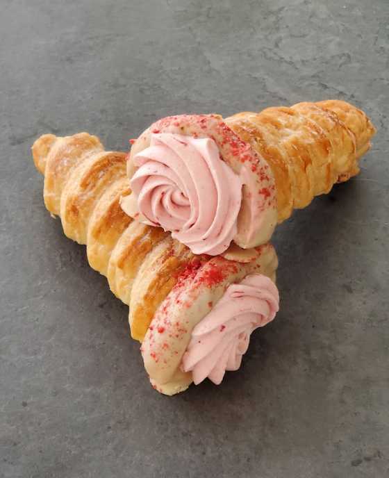 Unicorn Puff $32-$34 定期轉換不同口味,最新推出的味道有伯爵茶、士多啤梨及 開心果。