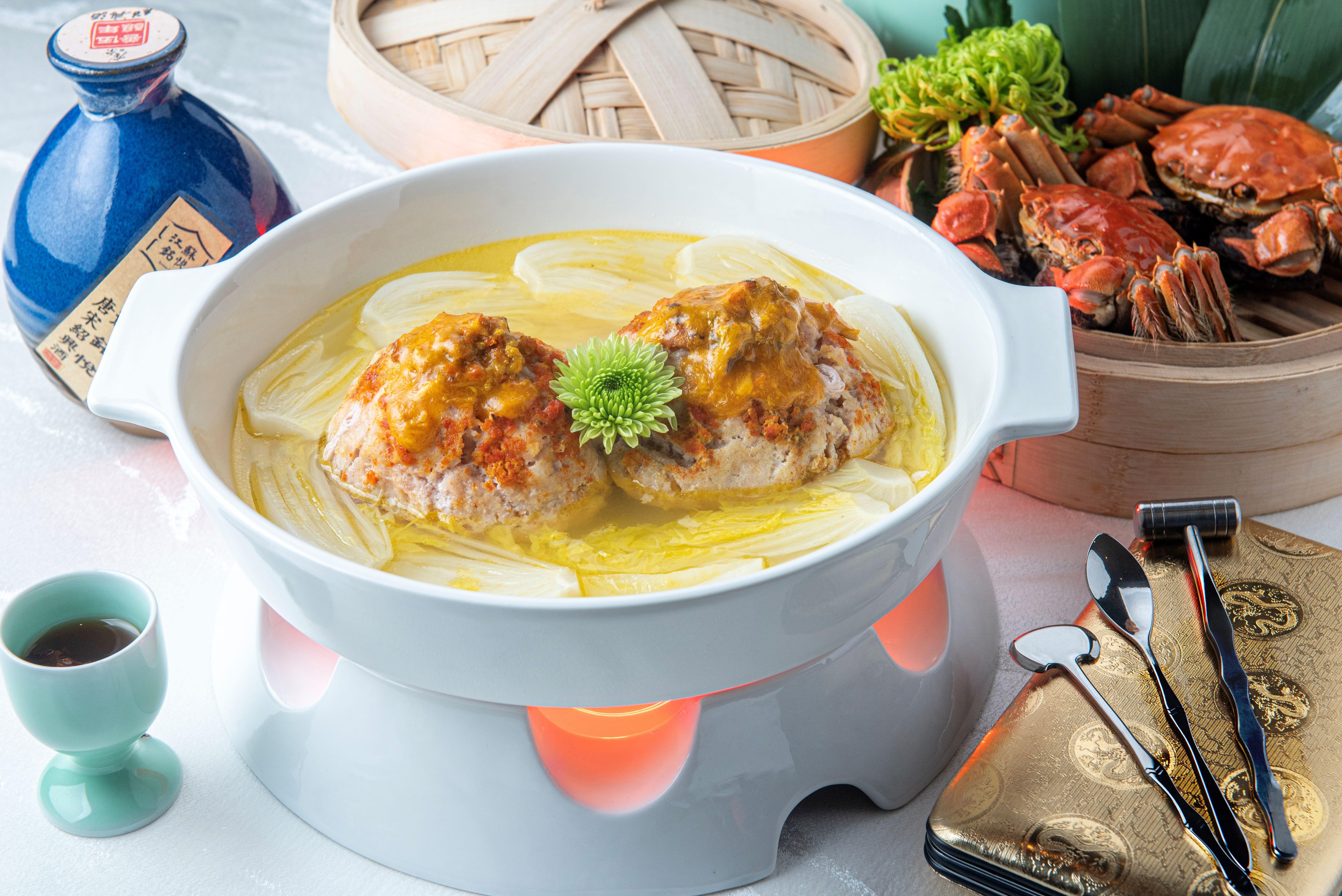 蟹粉膏燉獅子頭