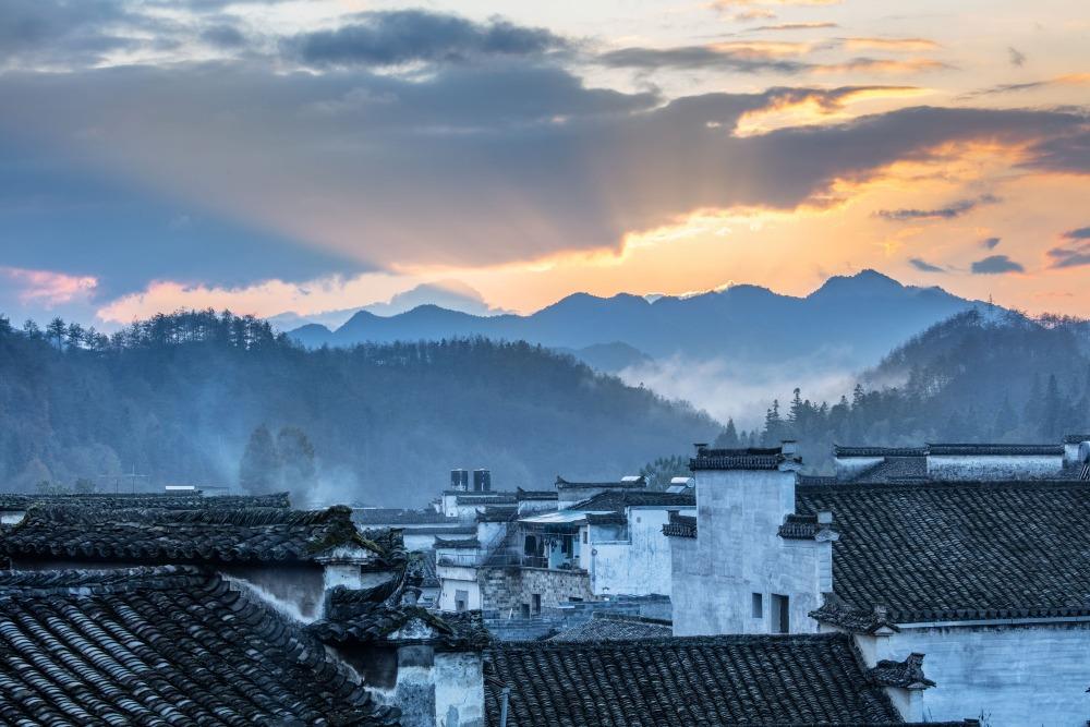 西遞村與宏村,作為「皖南古村落」代表,被列為世界文化遺產。西遞村保留了完整的古民居120多棟,被譽為「中國明清民居博物館」。(圖片來源:Getty)