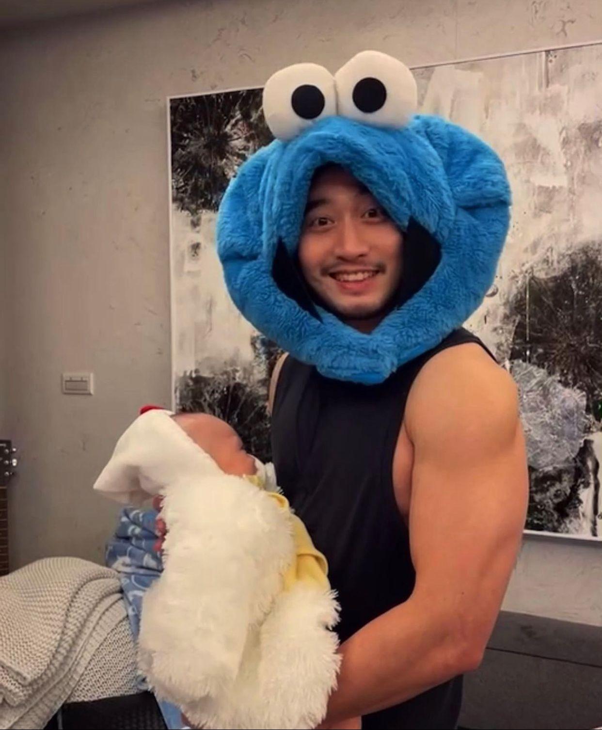 賴弘國榮升人父,不時在社交網分享幸福生活。