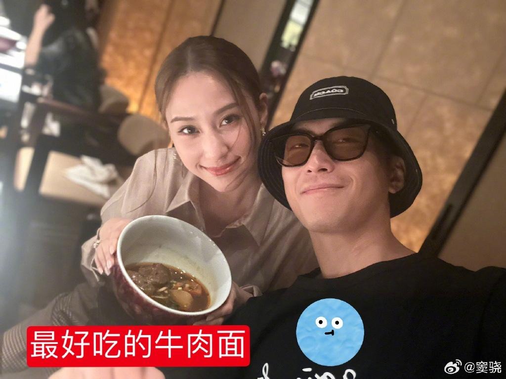 超蓮老公竇驍幫手宣傳。