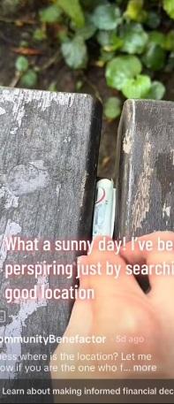 男子說,太陽猛烈,行到汗流浹背才找到藏錢的理想地點。(互聯網)