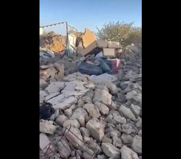 多幢房屋倒塌。(互聯網)