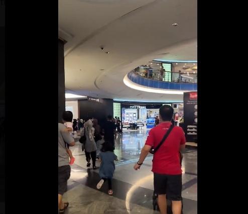 以巴衝突|馬來西亞新山一個商場接炸彈恐嚇,民眾被要求離開。(互聯網)