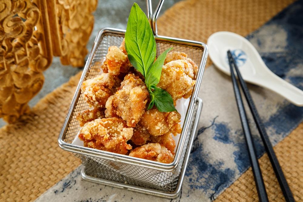 鹽酥雞HK$38|採用優質的美國雞腿肉,並經過專業的製作過程,使鹽酥雞保持鮮嫩多汁的口感。最後,撒上一層胡椒鹽,更添美味風味。