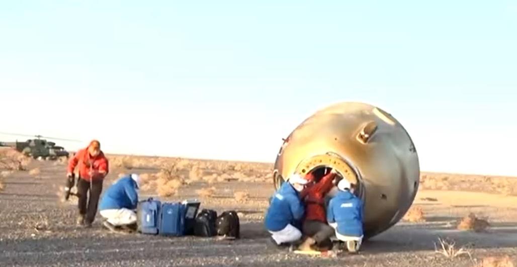 返回艙今早返回地球,在本港時間上午約8時10分於內蒙古東風著陸場著陸。(微博)