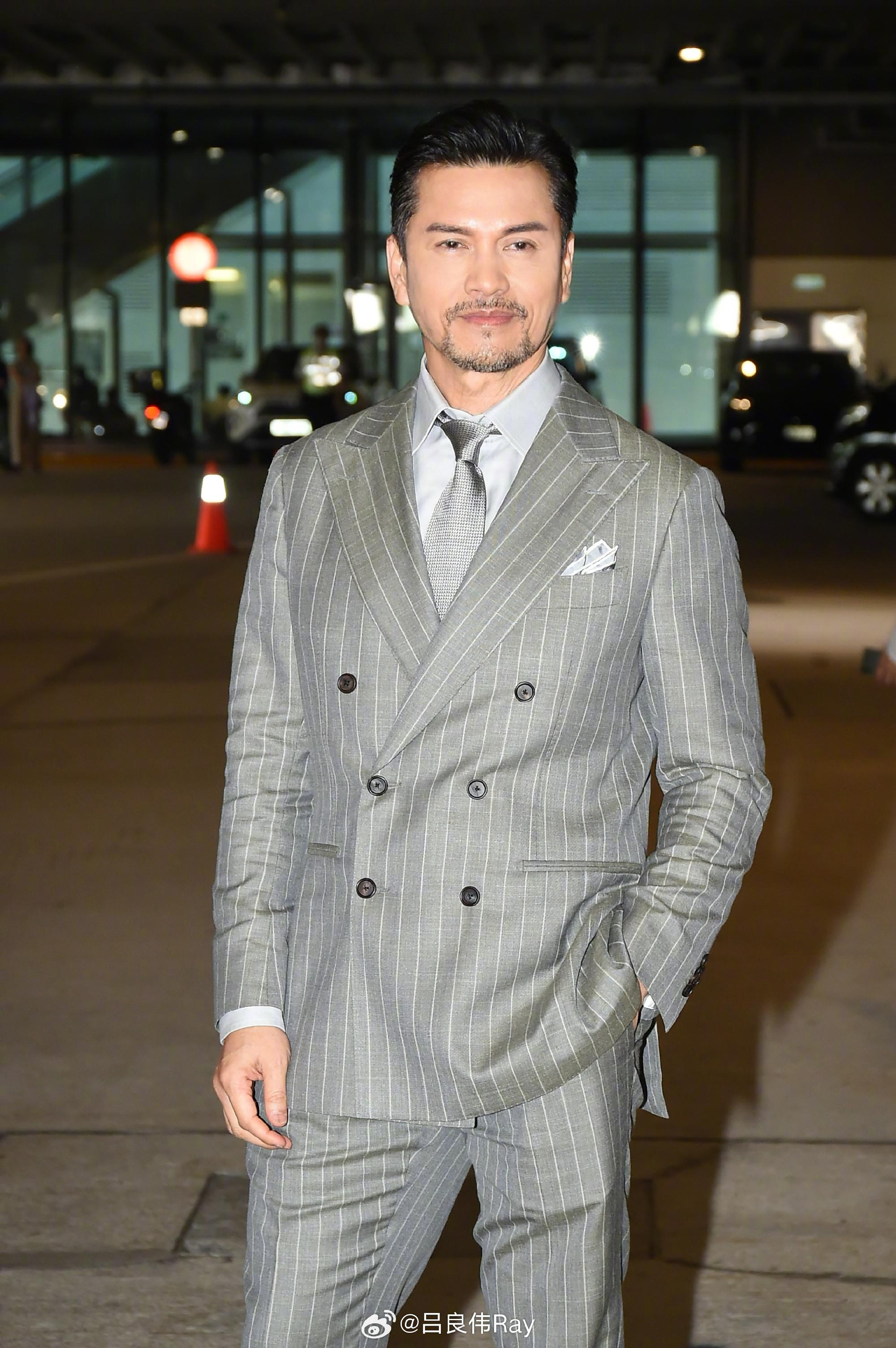 呂良偉保養得宜,66歲完全沒有老態。(呂良偉微博)