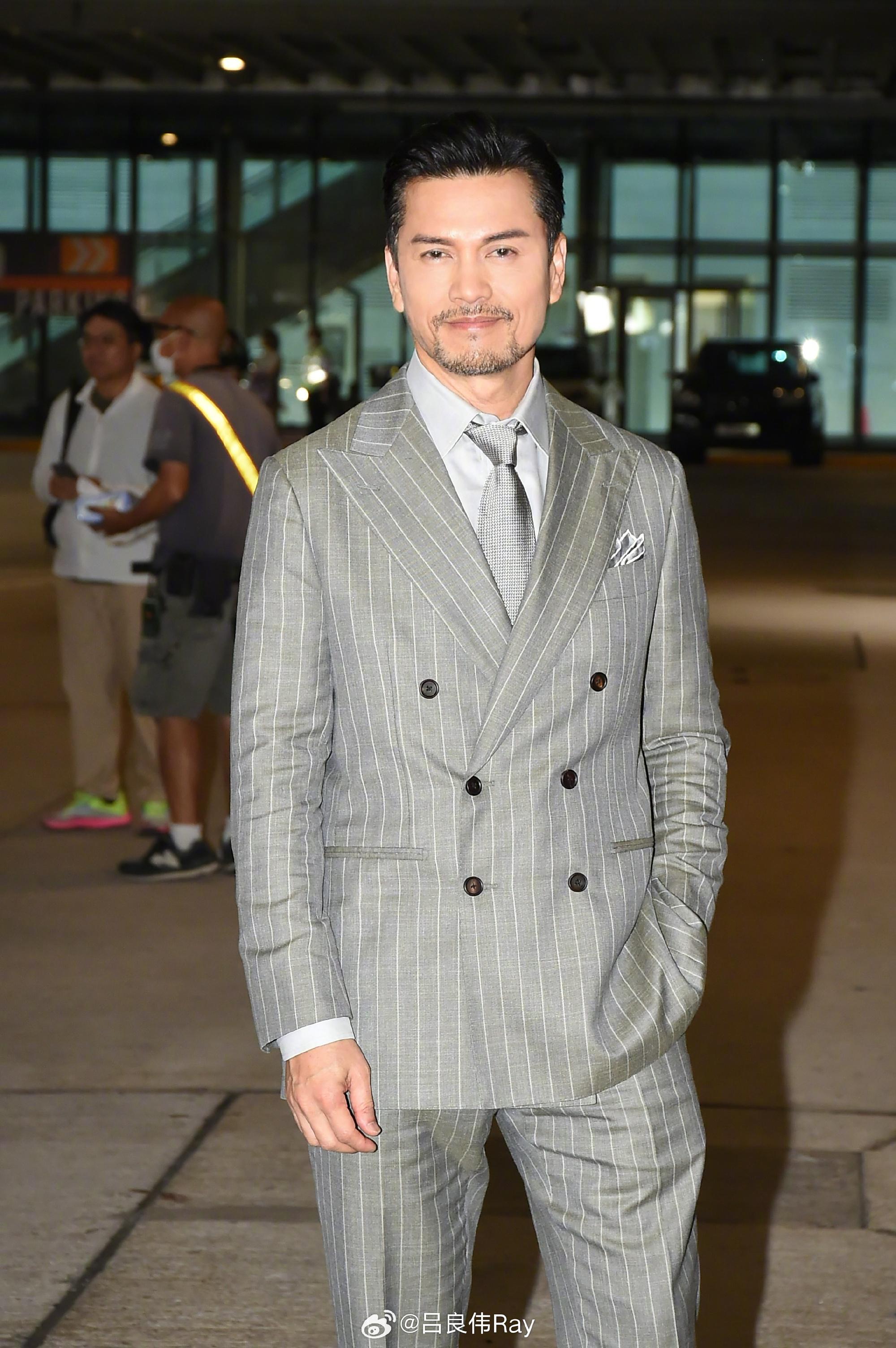 呂良偉保養得宜,66歲完全沒有老態。(呂良偉微博)