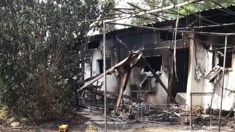 尼爾奧茲是在哈馬斯突襲當日首當其衝的幾個集體農莊之一,不少居民在突襲中死亡或被綁架。(X)