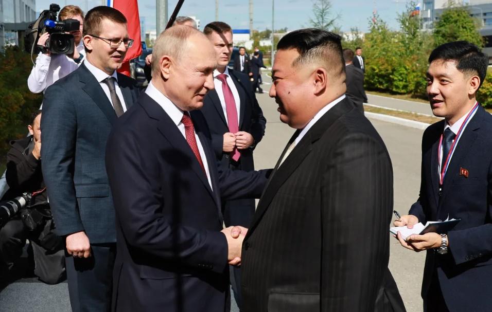 金正恩上月訪問俄羅斯6日,期間與俄羅斯總統普京會晤及交換禮物,普京亦接受金正恩邀請訪問北韓。(資料圖片)