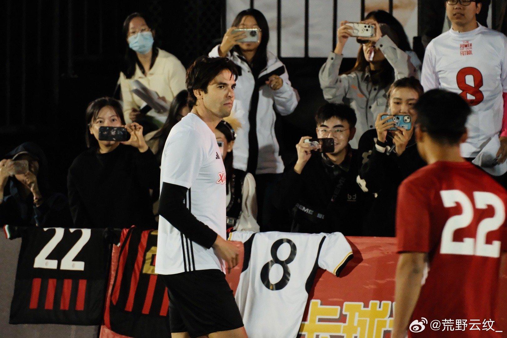 卡卡中國行令球迷非常滿足。(微博圖片)