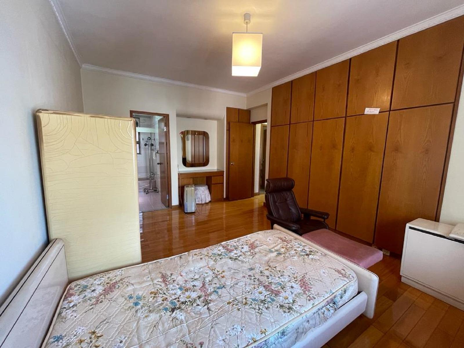 主人套房可三邊下床,空間非常充裕。